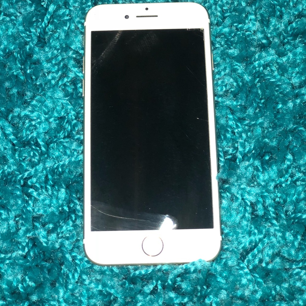 iPhone 7 icloud locked